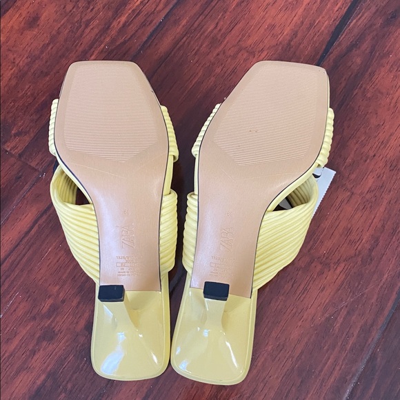 ZARA Yellow Pleated Strap Heeled Sandals – EU 39 / US 8 / UK 6 J-20 - Picture 7 of 9